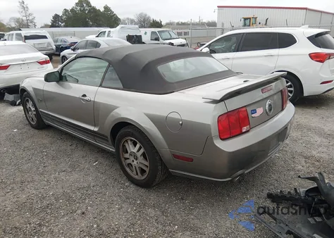 2008 Ford Mustang Gt Deluxe/Gt Premium z USA, uszkodzony, nr VIN 1ZVHT85H285148928